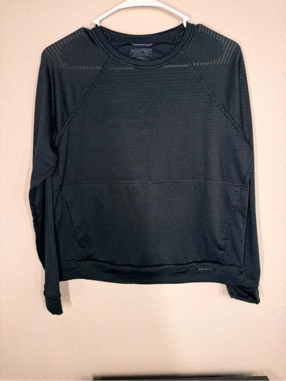 Patagonia Capilene Thermal Weight Crewneck Base Layer Black S Kangaroo Pocket